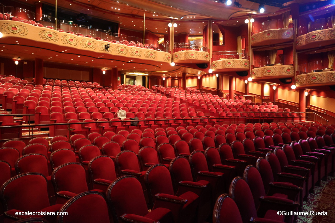 Queen Victoria - Théâtre Royal Court Theater