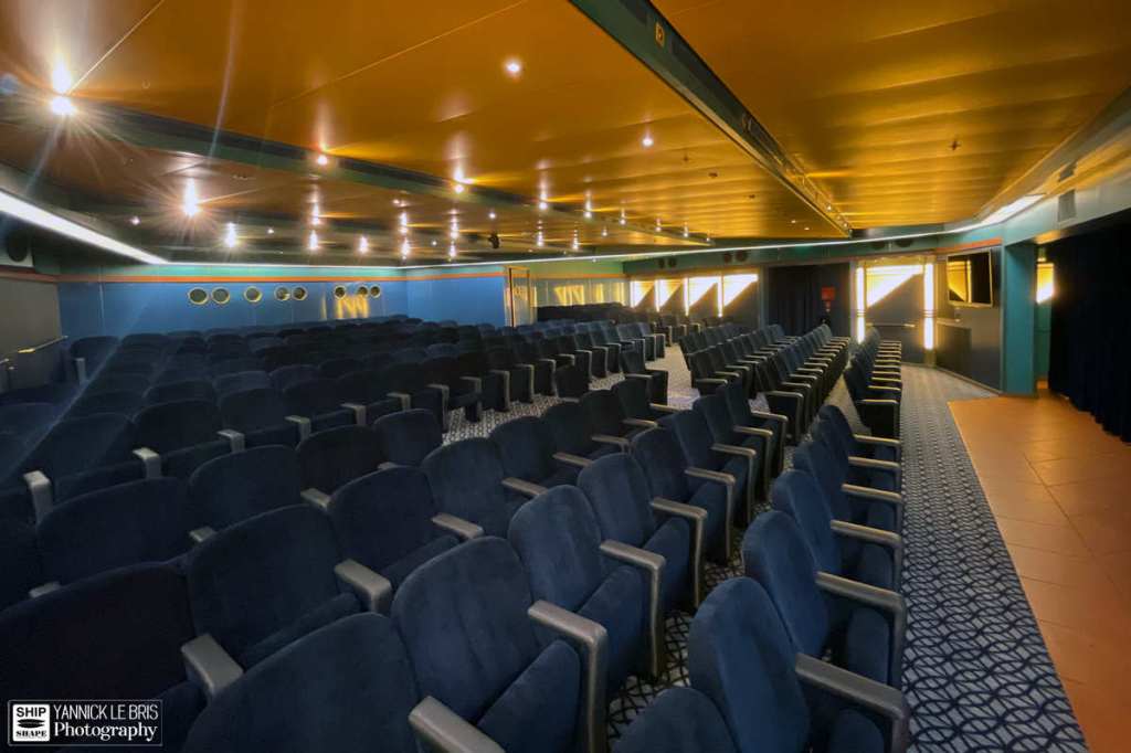 Renaissance - Grand Auditorium - CFC