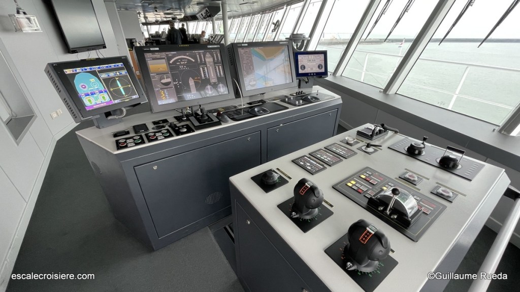 Nieuw Statendam Passerelle - HAL