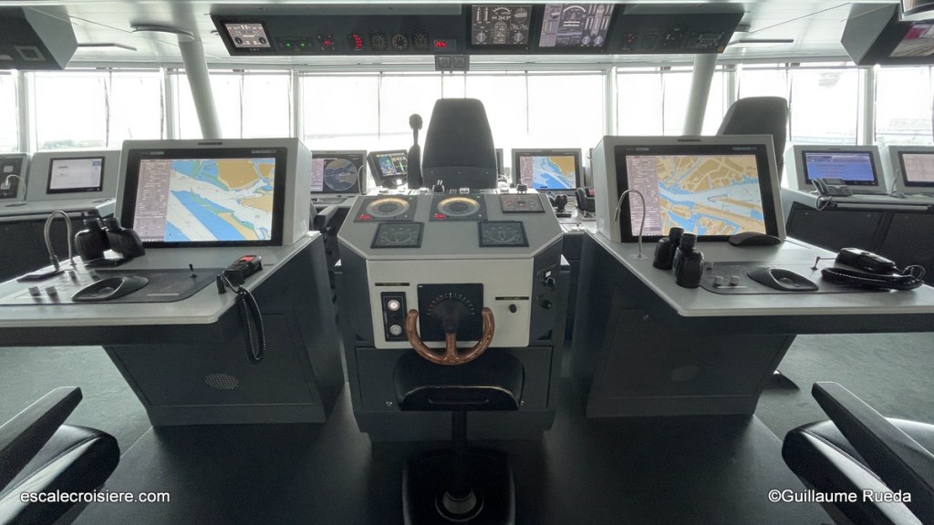 Nieuw Statendam Passerelle - HAL