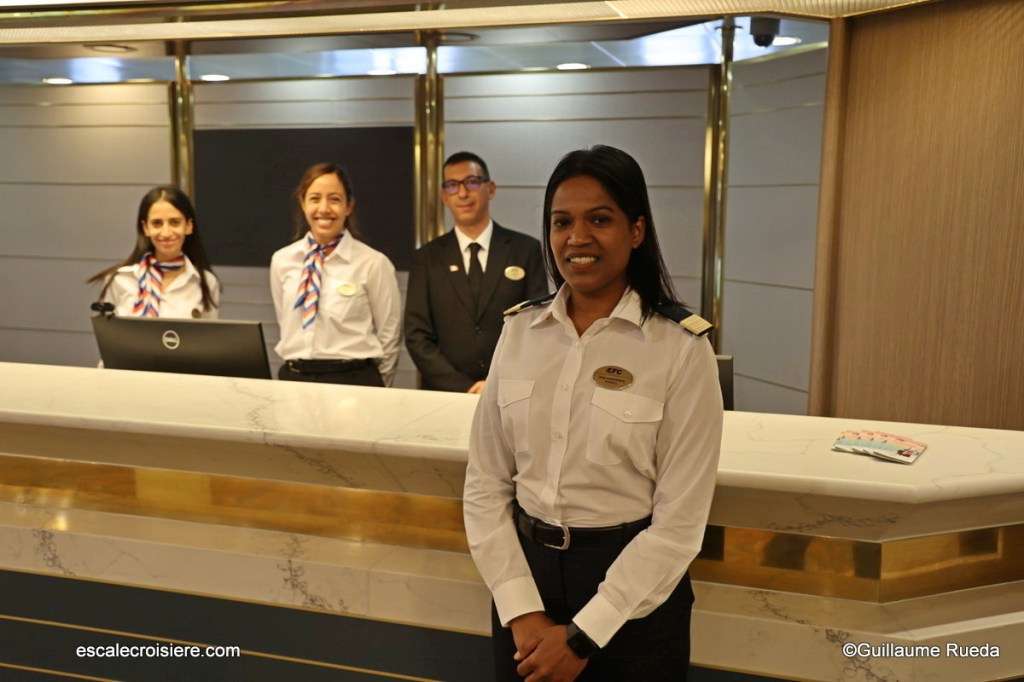 Jaaz responsable de la Réception et son équipe - Renaissance - CFC (3)