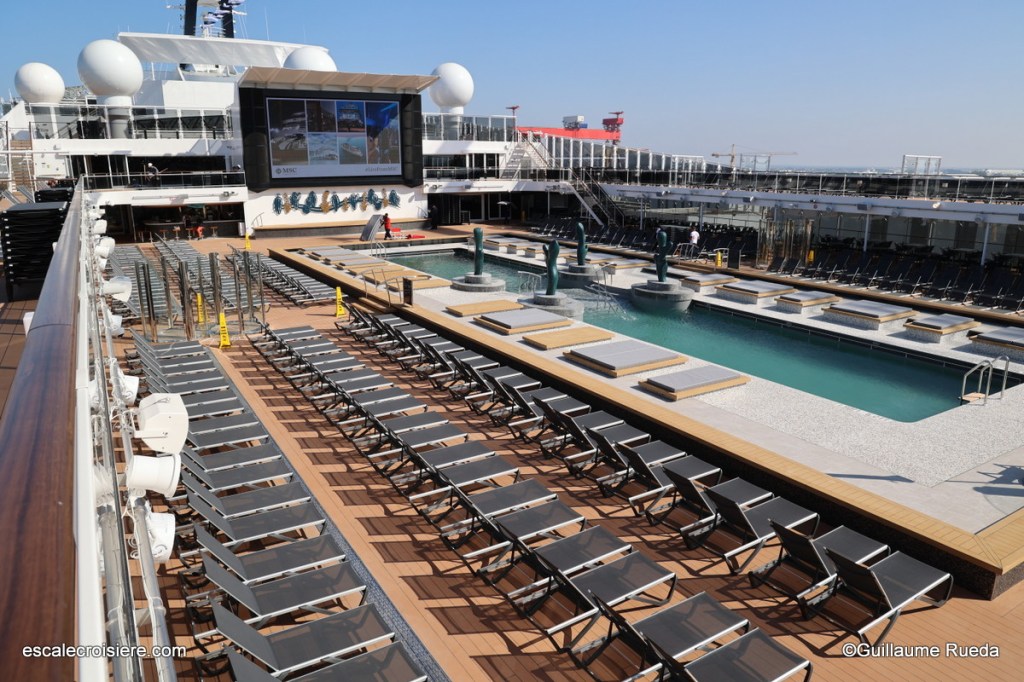 Piscine centrale - Atmosphere Pool - MSC Euribia