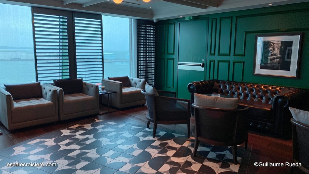 Smoking Lounge - Vista - Oceania