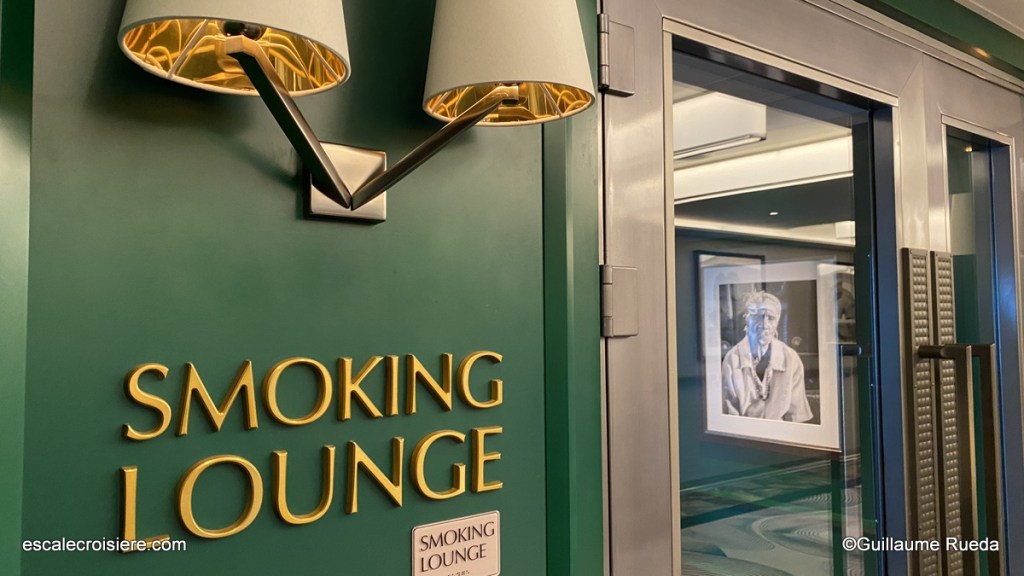 Smoking Lounge - Vista - Oceania