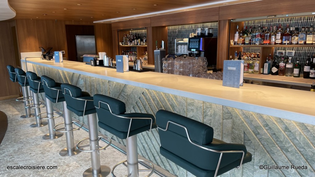 Waves bar - Vista - Oceania