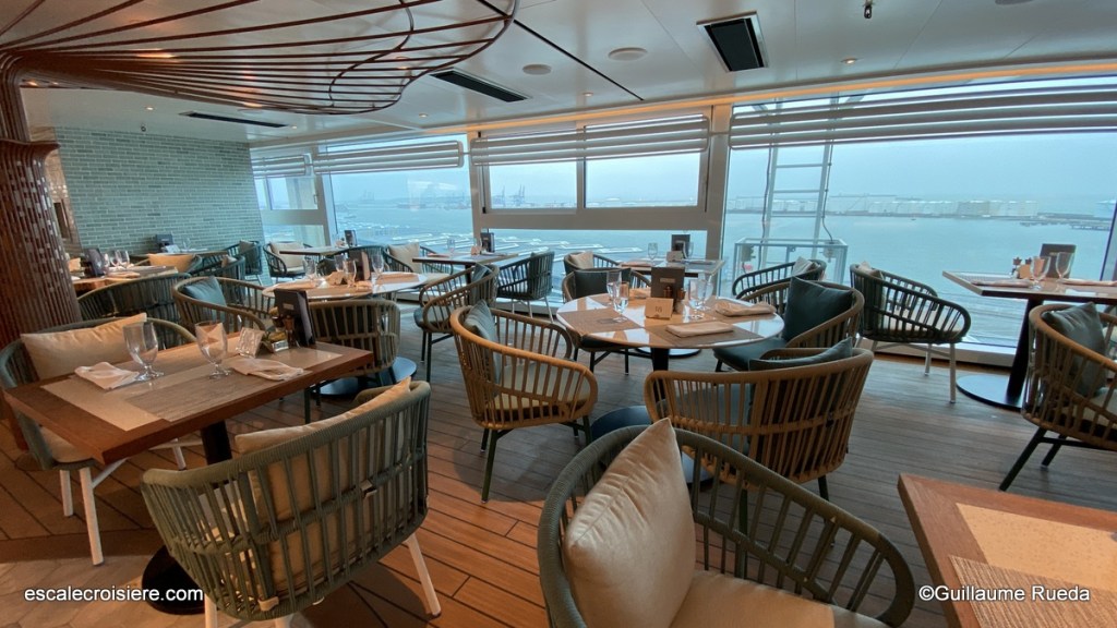 Waves Grill - Vista - Oceania