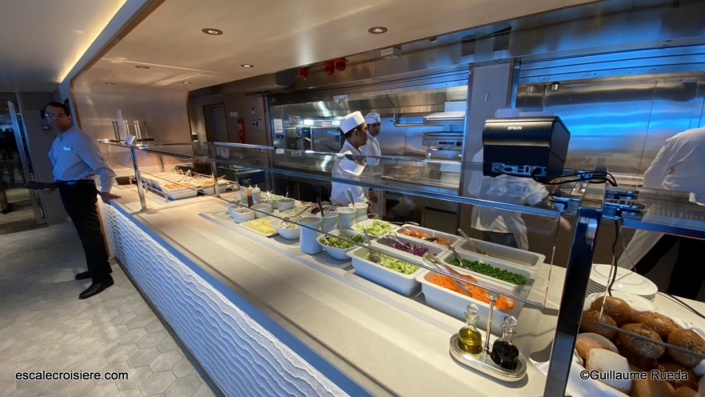 Waves Grill - Vista - Oceania