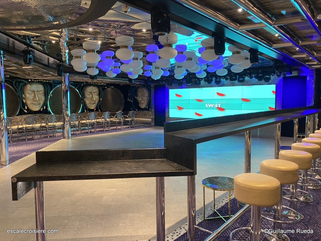 Carnival Legend - Discothèque Medusa's Lair