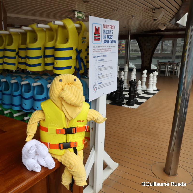 Carnival Legend - Piscine extérieure