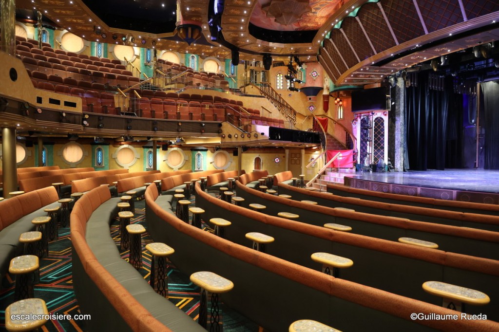 Carnival Legend - Théâtre Follies