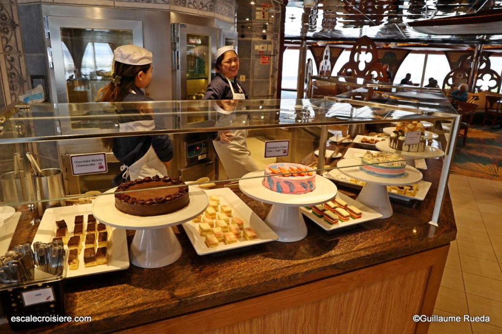 Carnival Legend - Unicorn Café Lido Restaurant