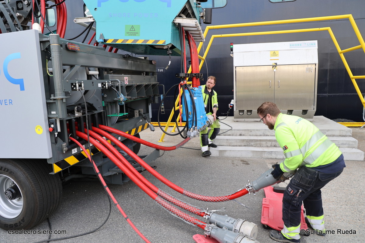 MS Rotterdam - Electricité quai - Ålesund - Norvège