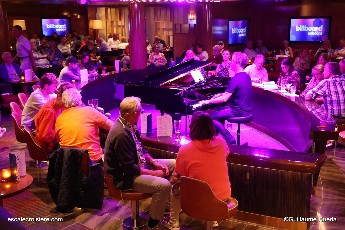 Billboard Onboard - MS Rotterdam - HAL