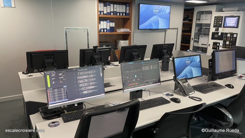 Bridge MS Rotterdam Passerelle - HAL