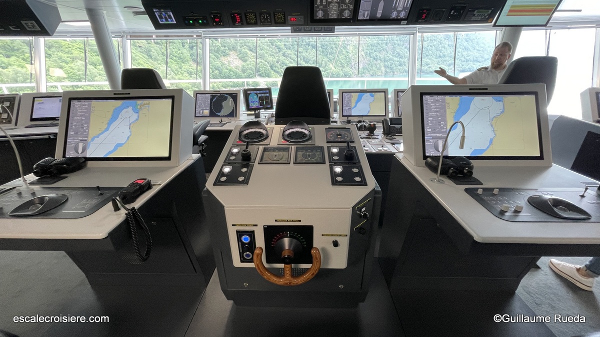 Bridge MS Rotterdam Passerelle - HAL