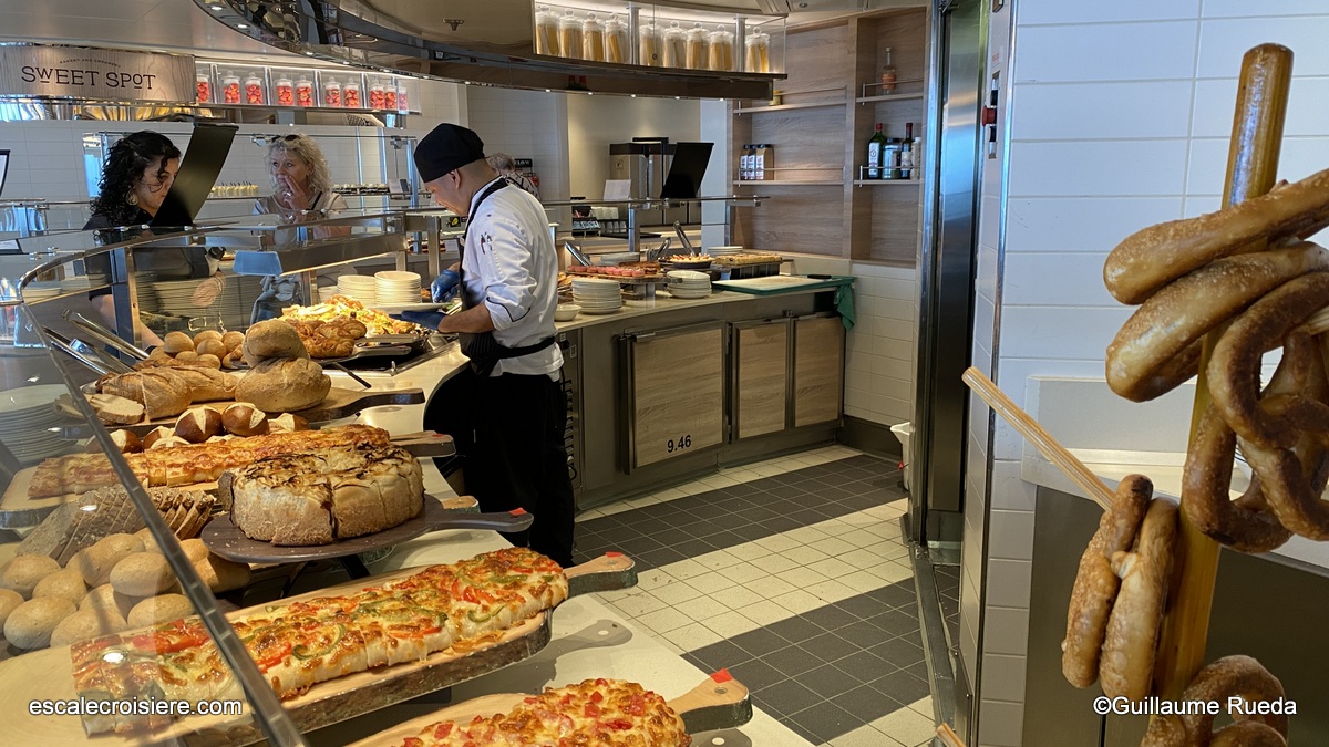 Buffet - Lido Market - MS Rotterdam - HAL