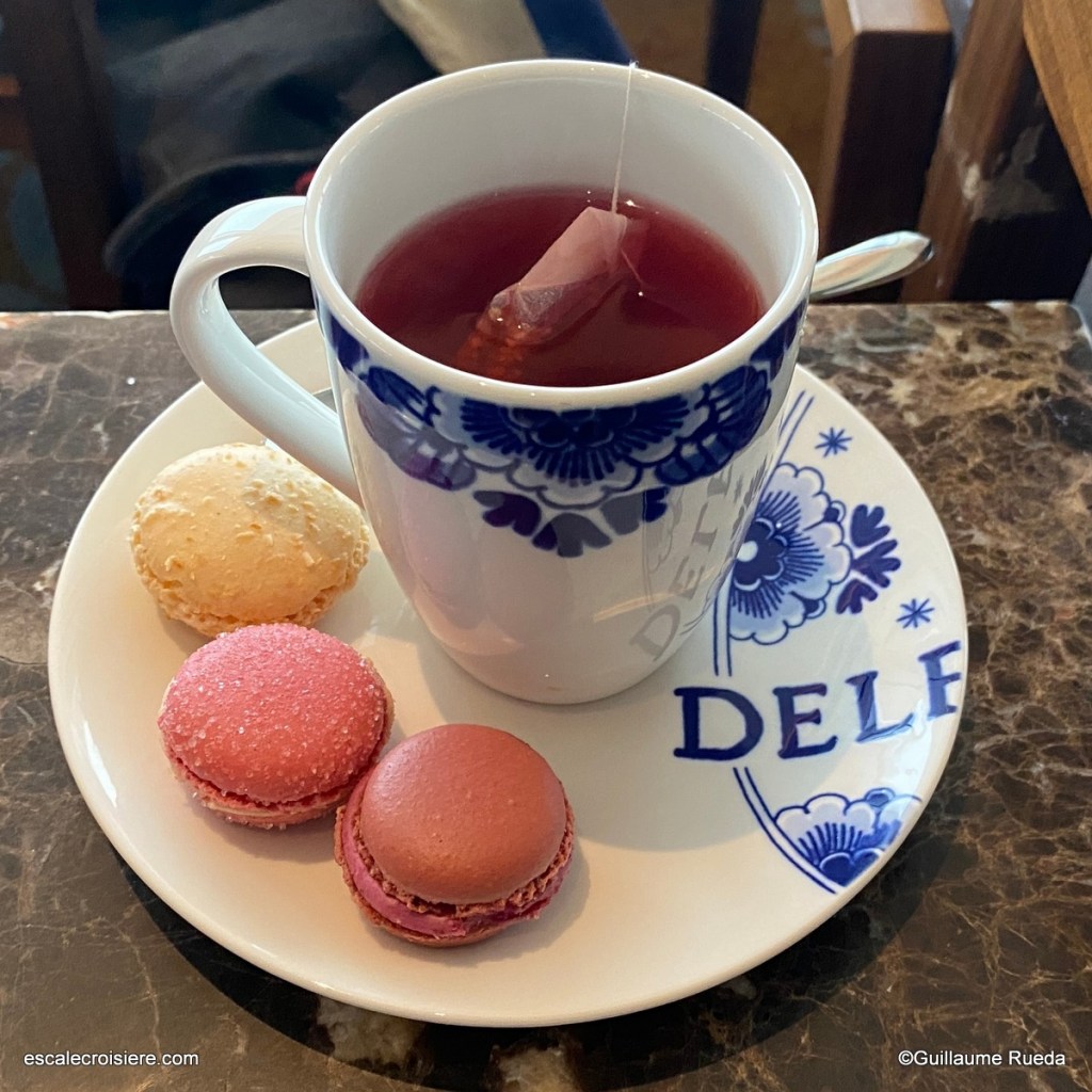 Crow's Nest Café - MS Rotterdam - HAL