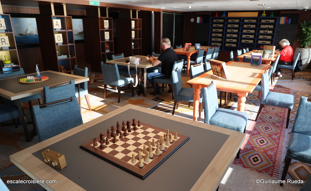 Crow's Nest - Game Room - MS Rotterdam - HAL