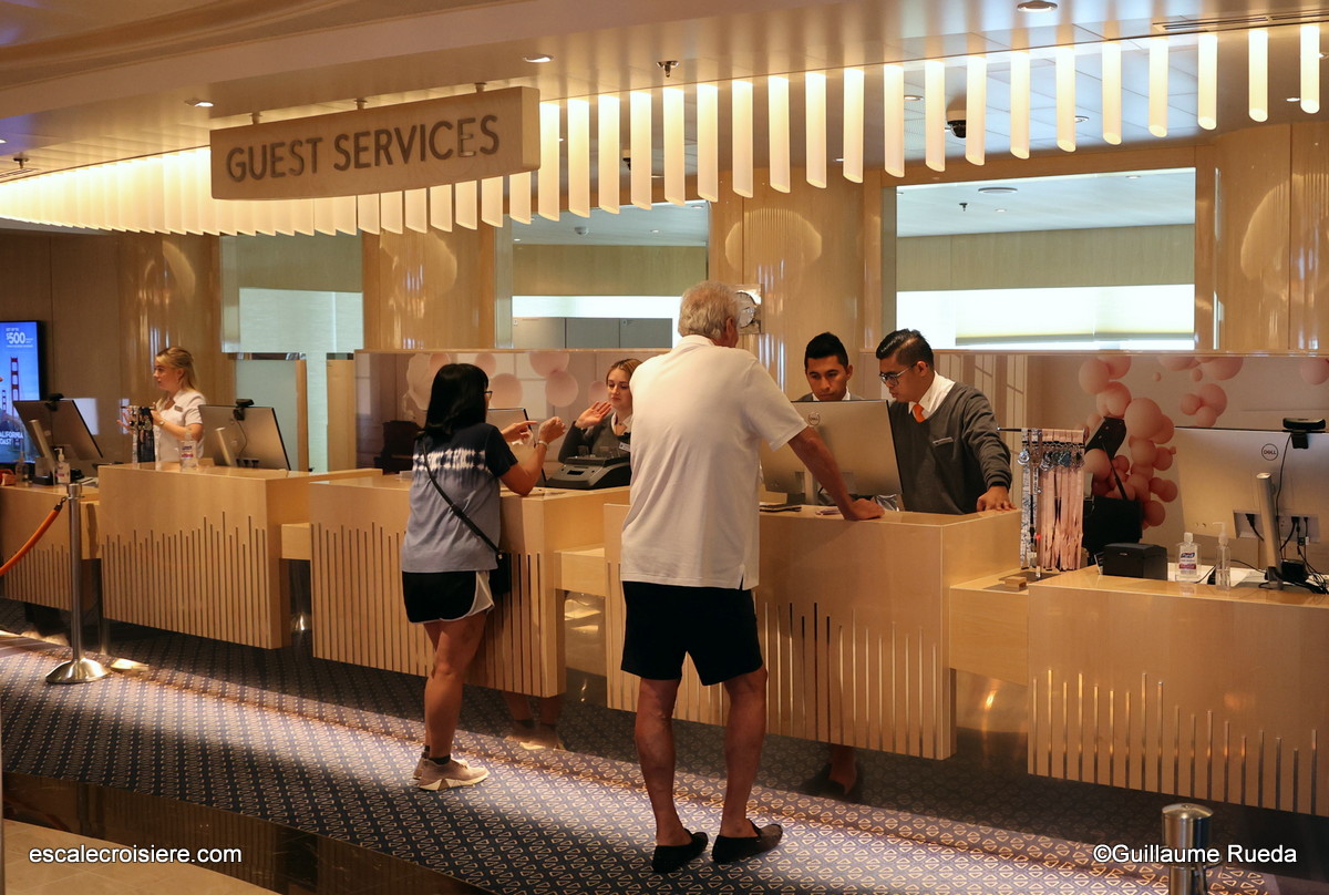 Guest Service - MS Rotterdam - HAL