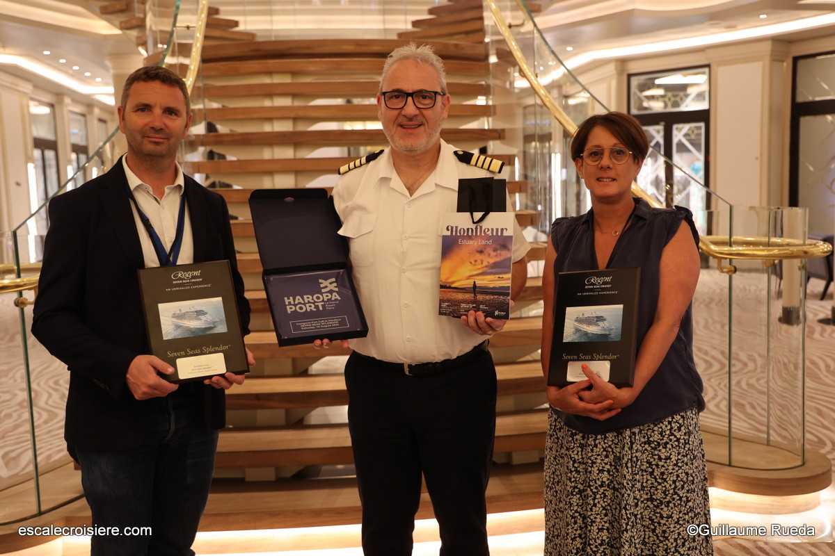 Escale inaugurale - Honfleur - Seven Seas Splendor