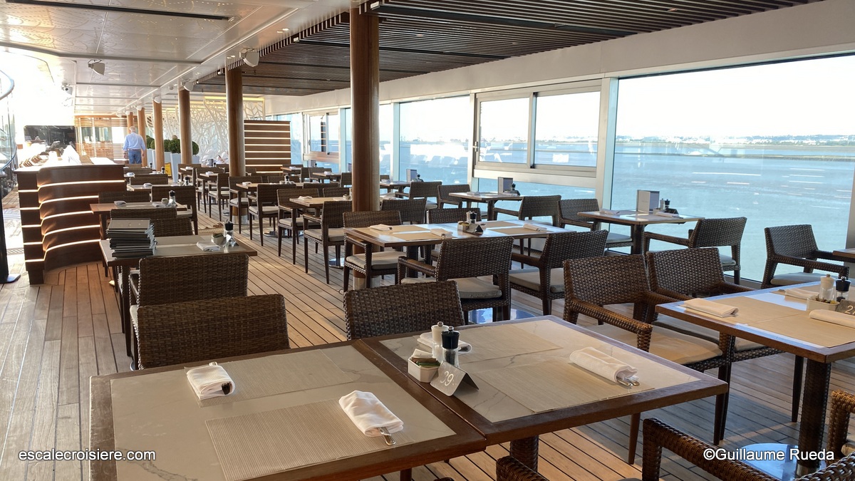 Pool Grill - Seven Seas Splendor - Regent