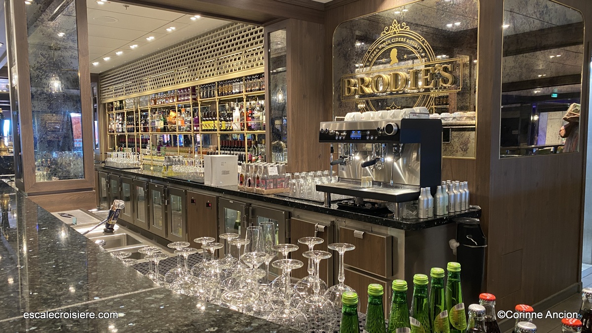 Brodie's pub - Arvia - P&O Cruises