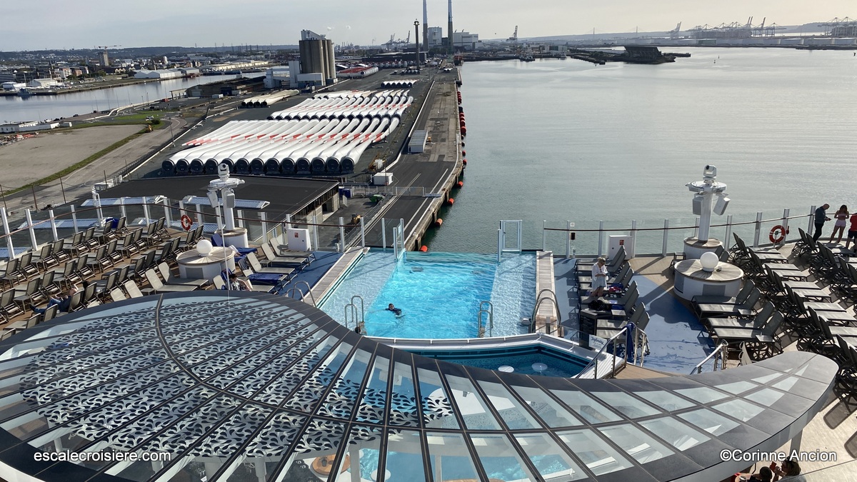 Infinity Pool - Arvia - P&O Cruises
