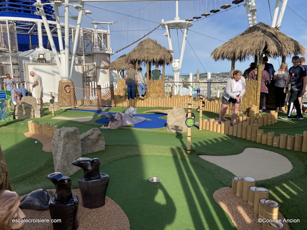 Minigolf Arvia - P&O Cruises