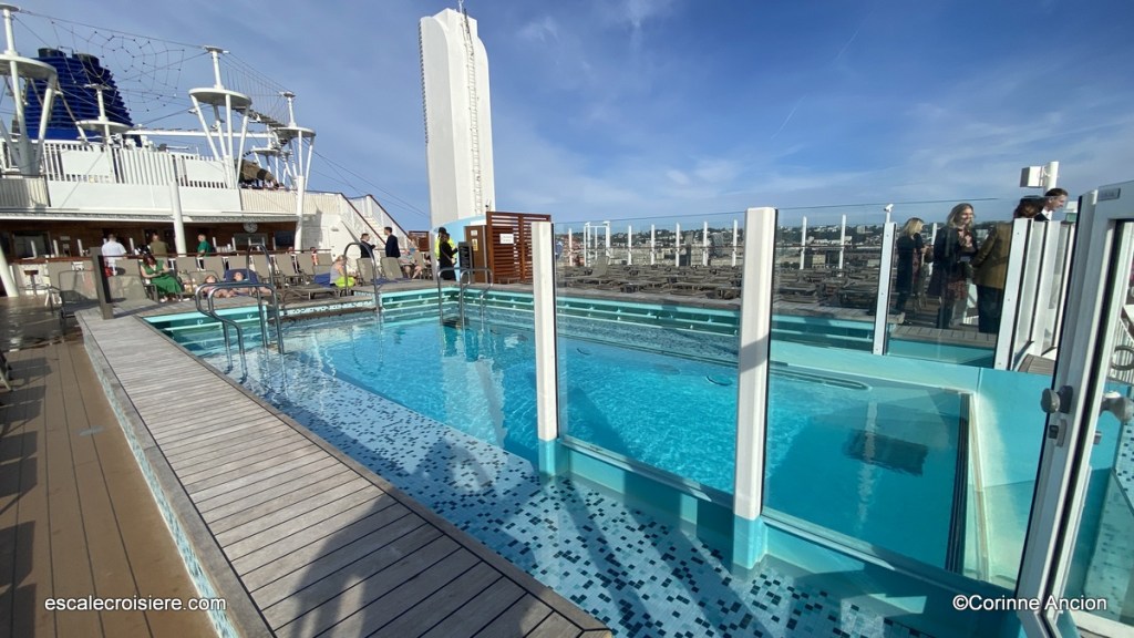 Panorama Pool - Arvia - P&O Cruises