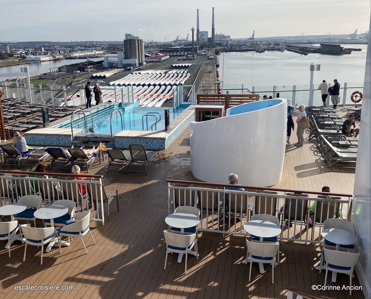 Panorama Pool - Arvia - P&O Cruises