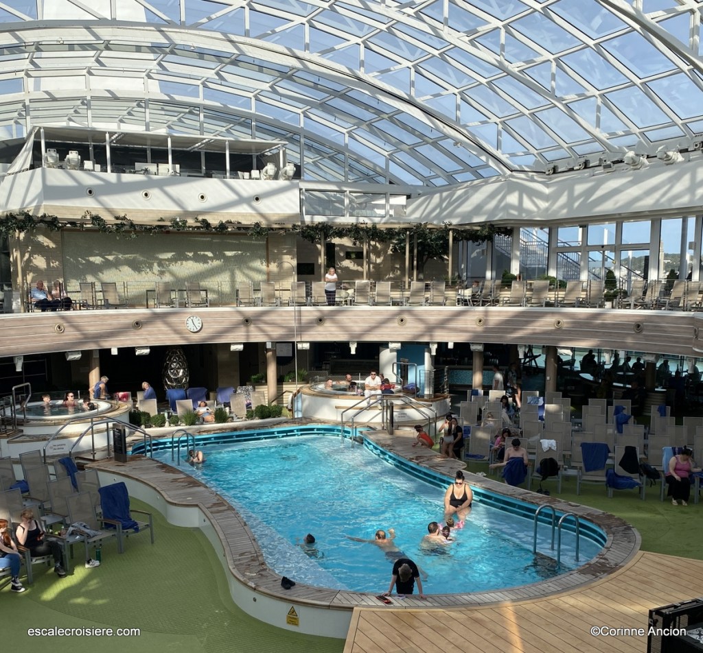SkyDome Pool - Arvia - P&O Cruises