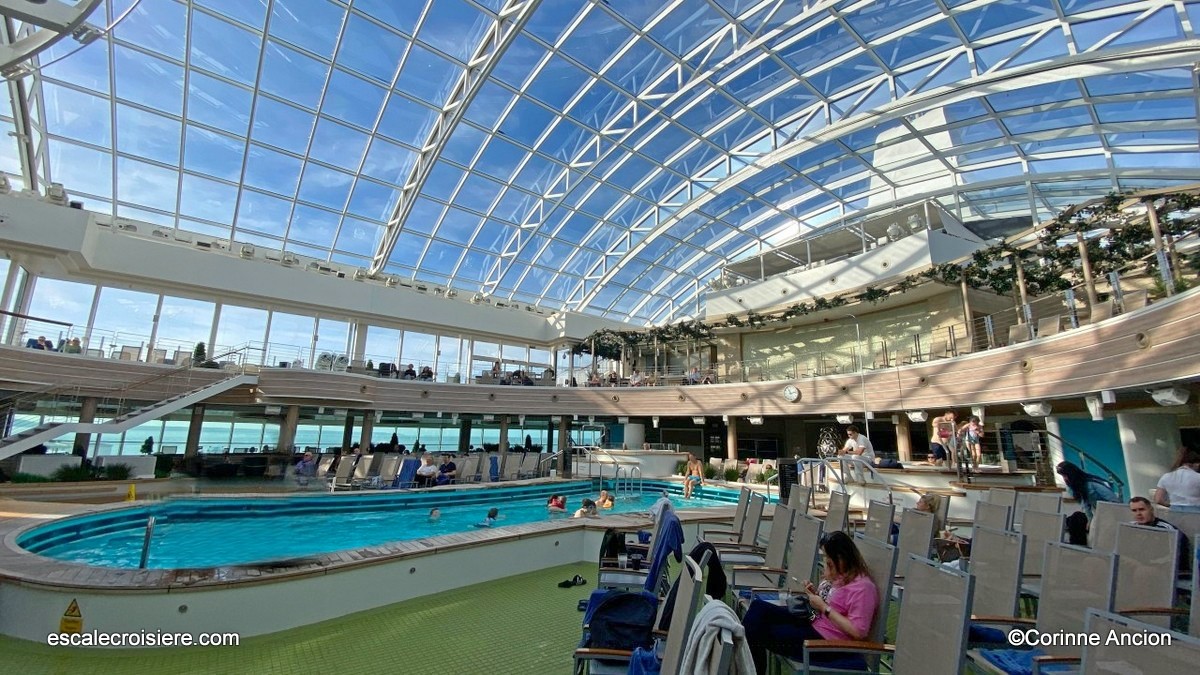 SkyDome Pool - Arvia - P&O Cruises