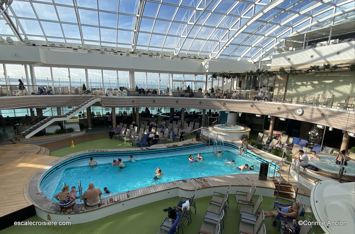 SkyDome Pool - Arvia - P&O Cruises