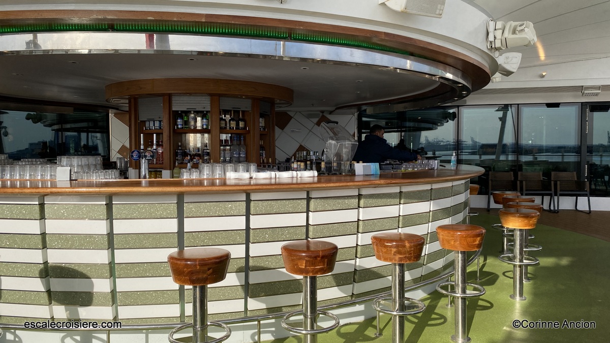 Sunset bar - Arvia - P&O Cruises