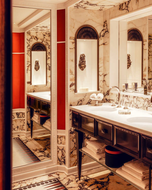 Orient Express Corinthian - Suite Bathroom - ©Alixe Lay - Orient Express