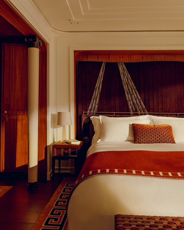 Orient Express Corinthian Suite Bed - ©Orient Express - Alixe Lay