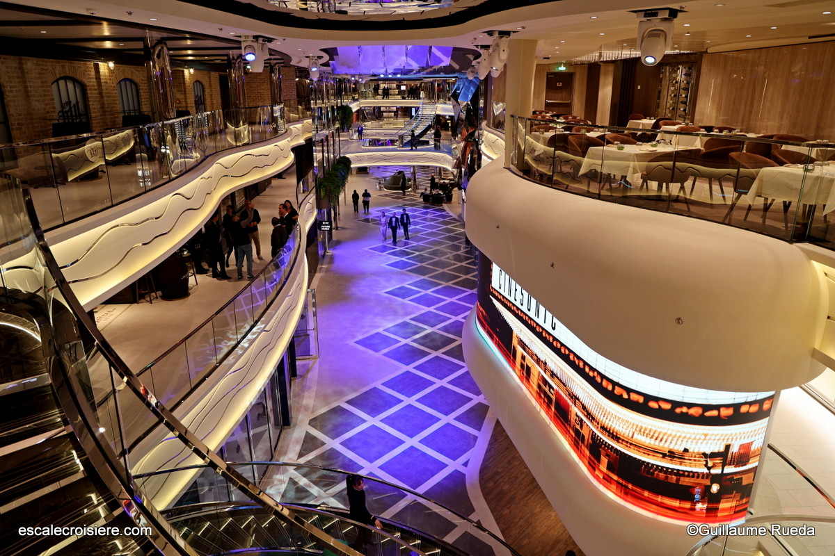 World Galleria - MSC World America