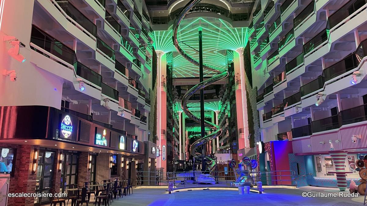 World Promenade - MSC World America