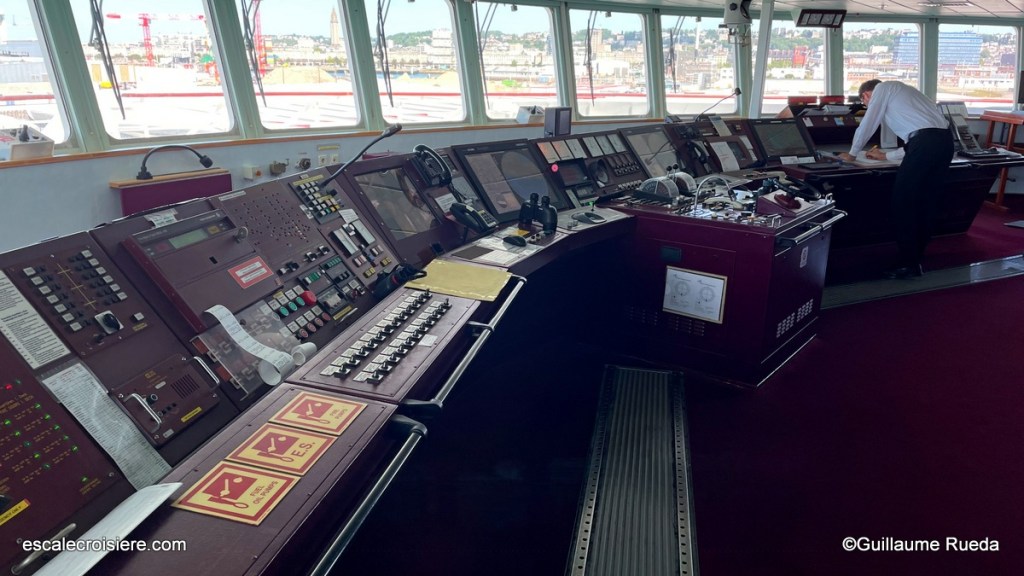 Bridge - Passerelle - MS Hamburg