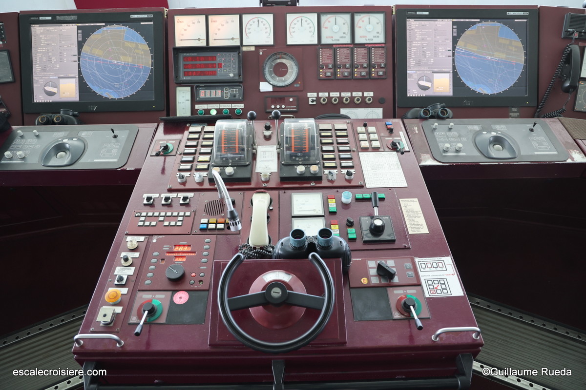 Bridge - Passerelle - MS Hamburg