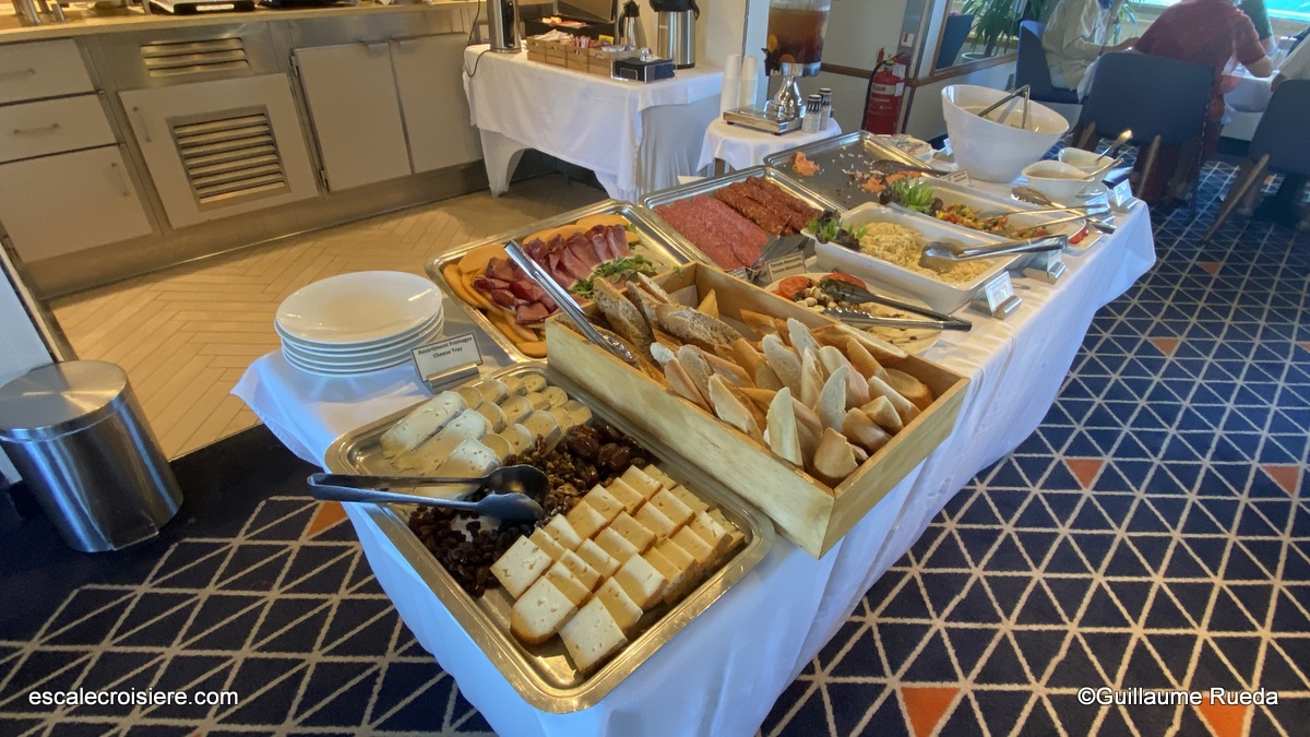 La Belle des Océans - CroisiEurope - Buffet - Pont 5