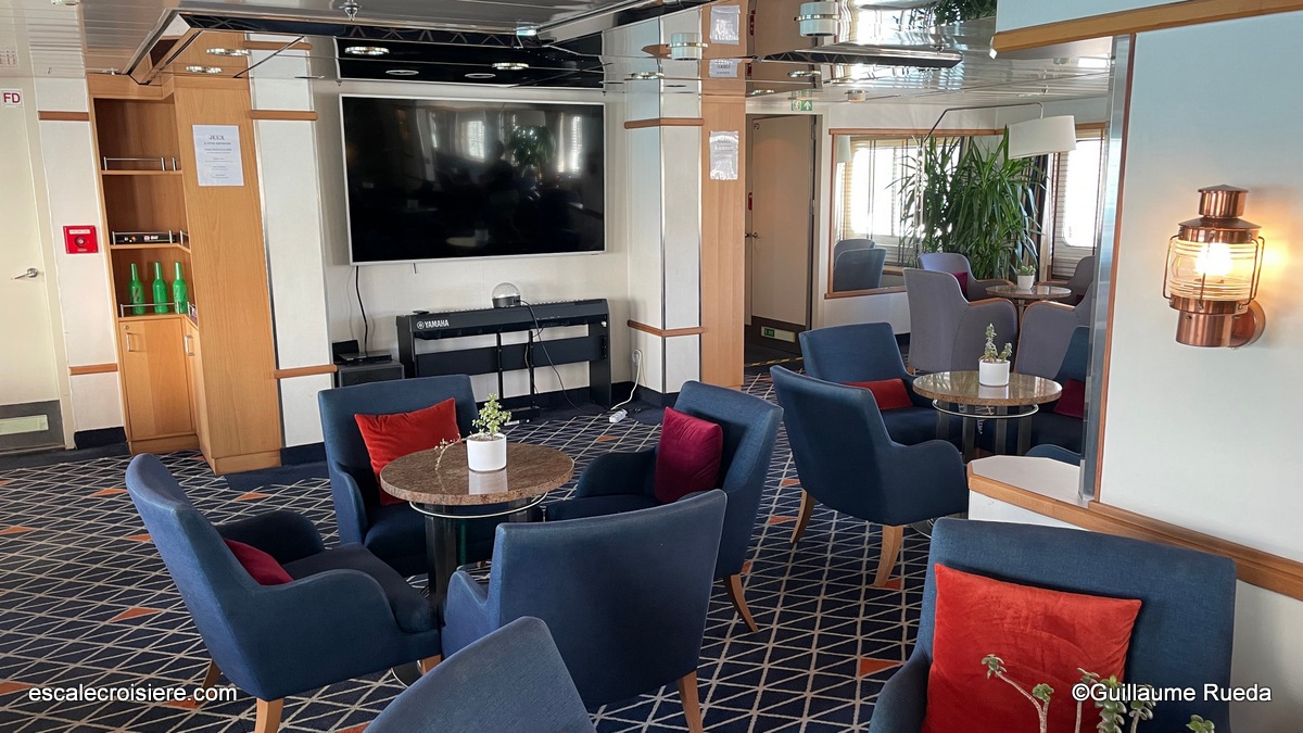 La Belle des Océans - CroisiEurope - Dicoverer Lounge