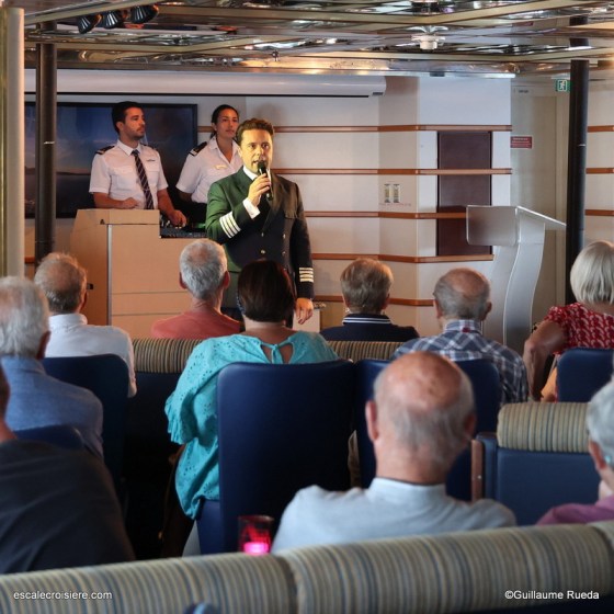 La Belle des Océans - CroisiEurope - Explorer Lounge