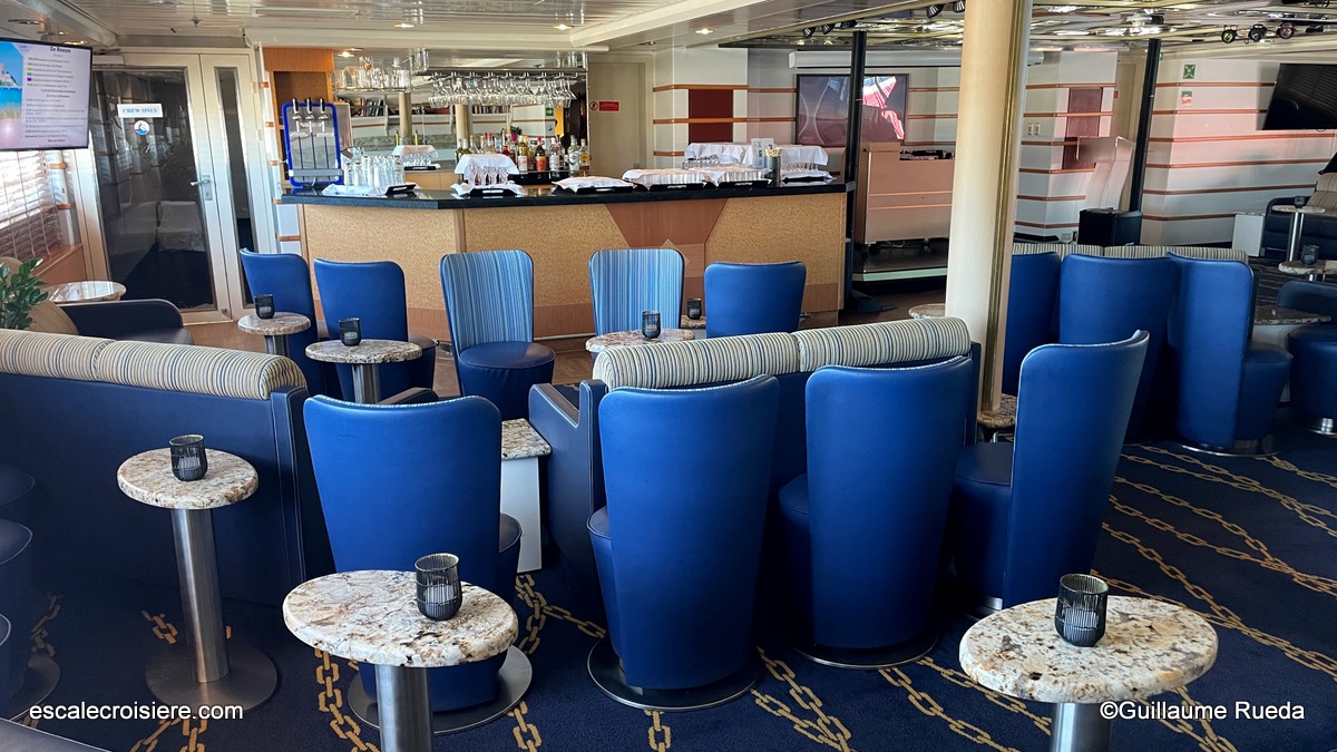 La Belle des Océans - CroisiEurope - Explorer Lounge