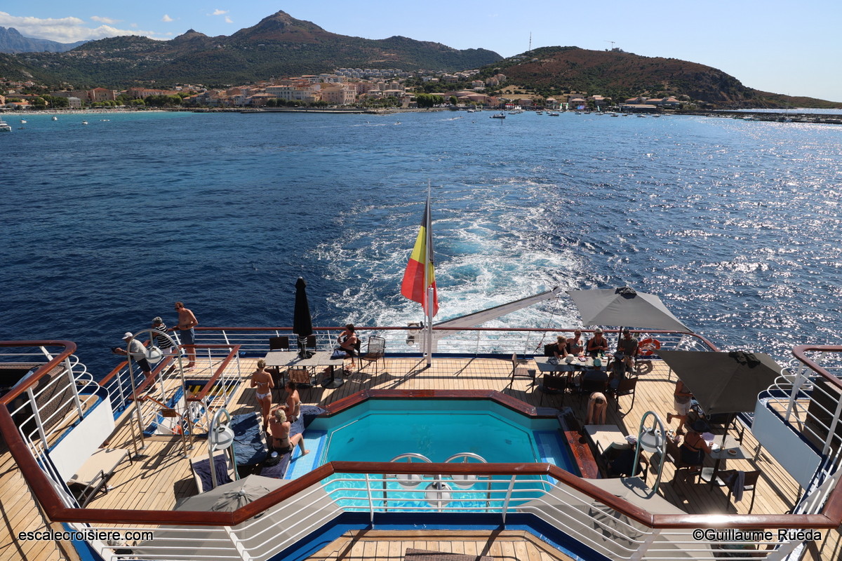 La Belle des Océans - CroisiEurope - Piscine - Ile Rousse