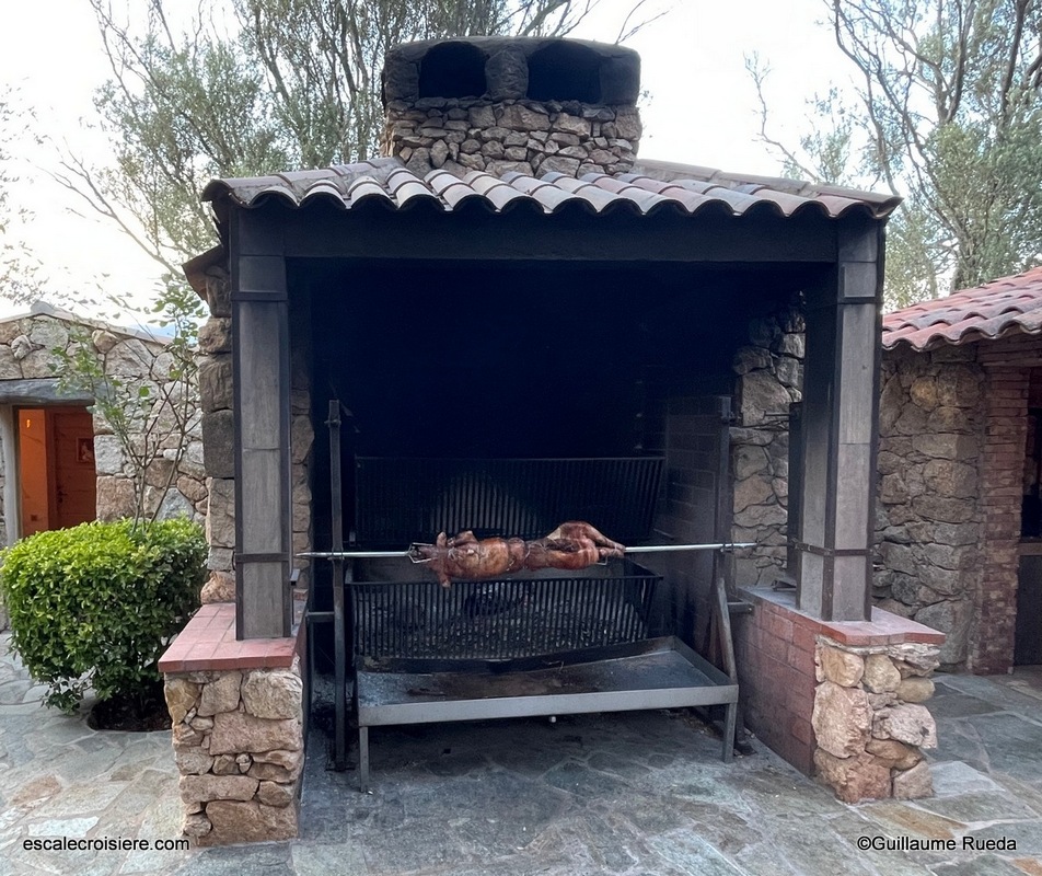 Restaurant Pozzo di Mastri - Figari - LBO