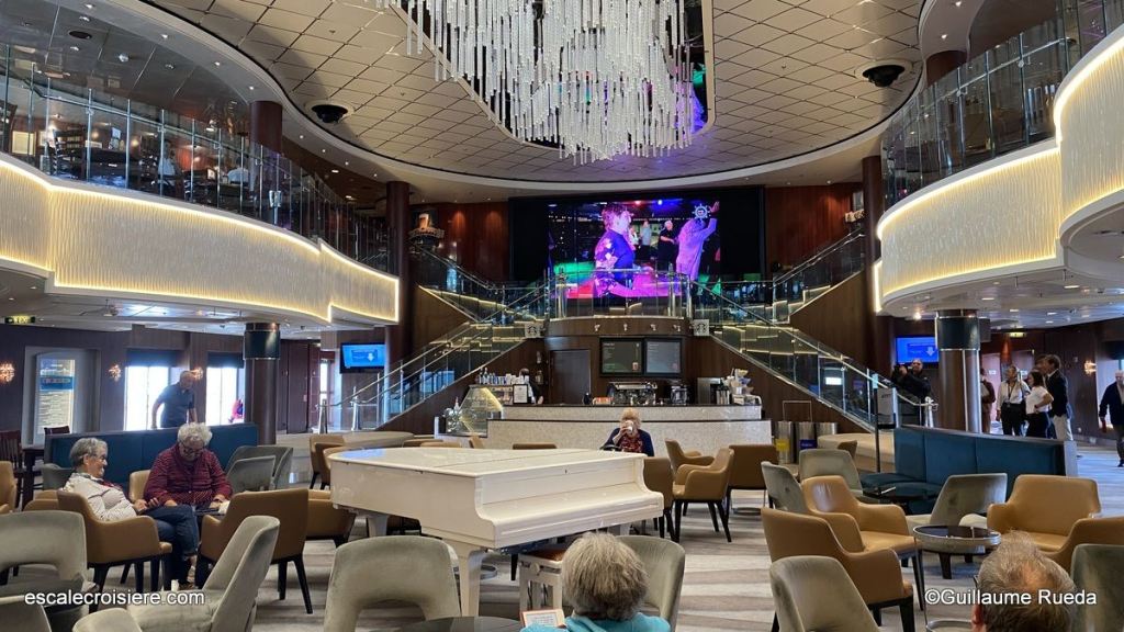Atrium - Norwegian Jewel