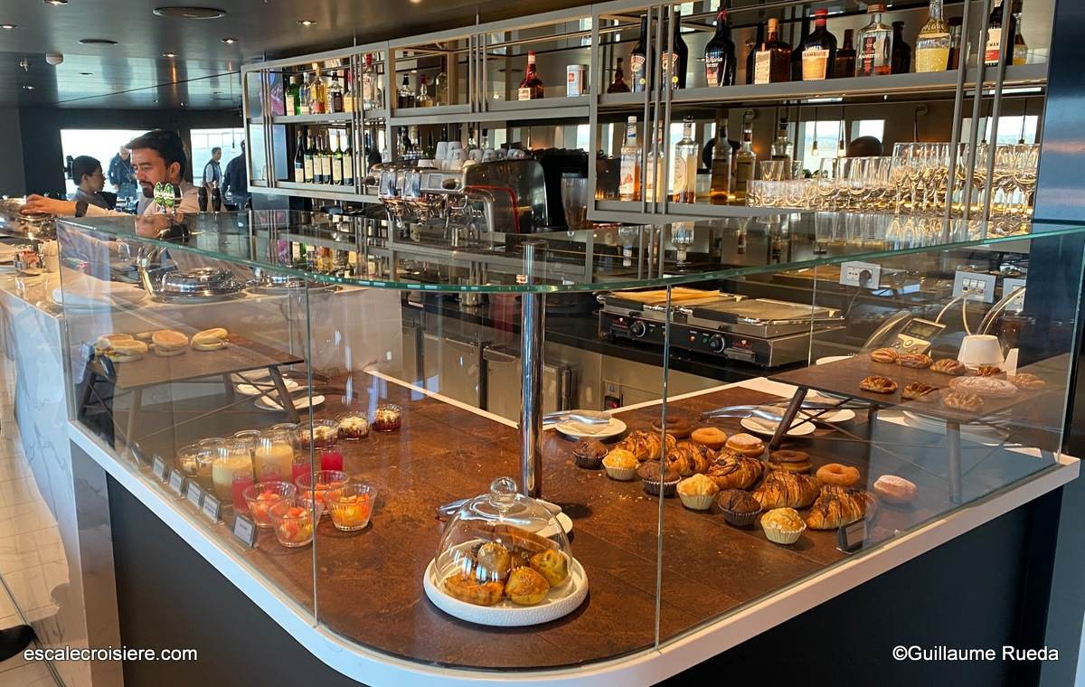 Azure Bar & Café - Scenic Eclipse