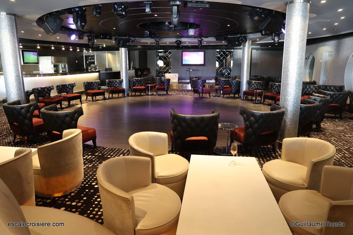 Bliss Ultra Lounge - Norwegian Jewel