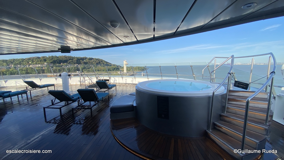 Jacuzzi - Scenic Eclipse